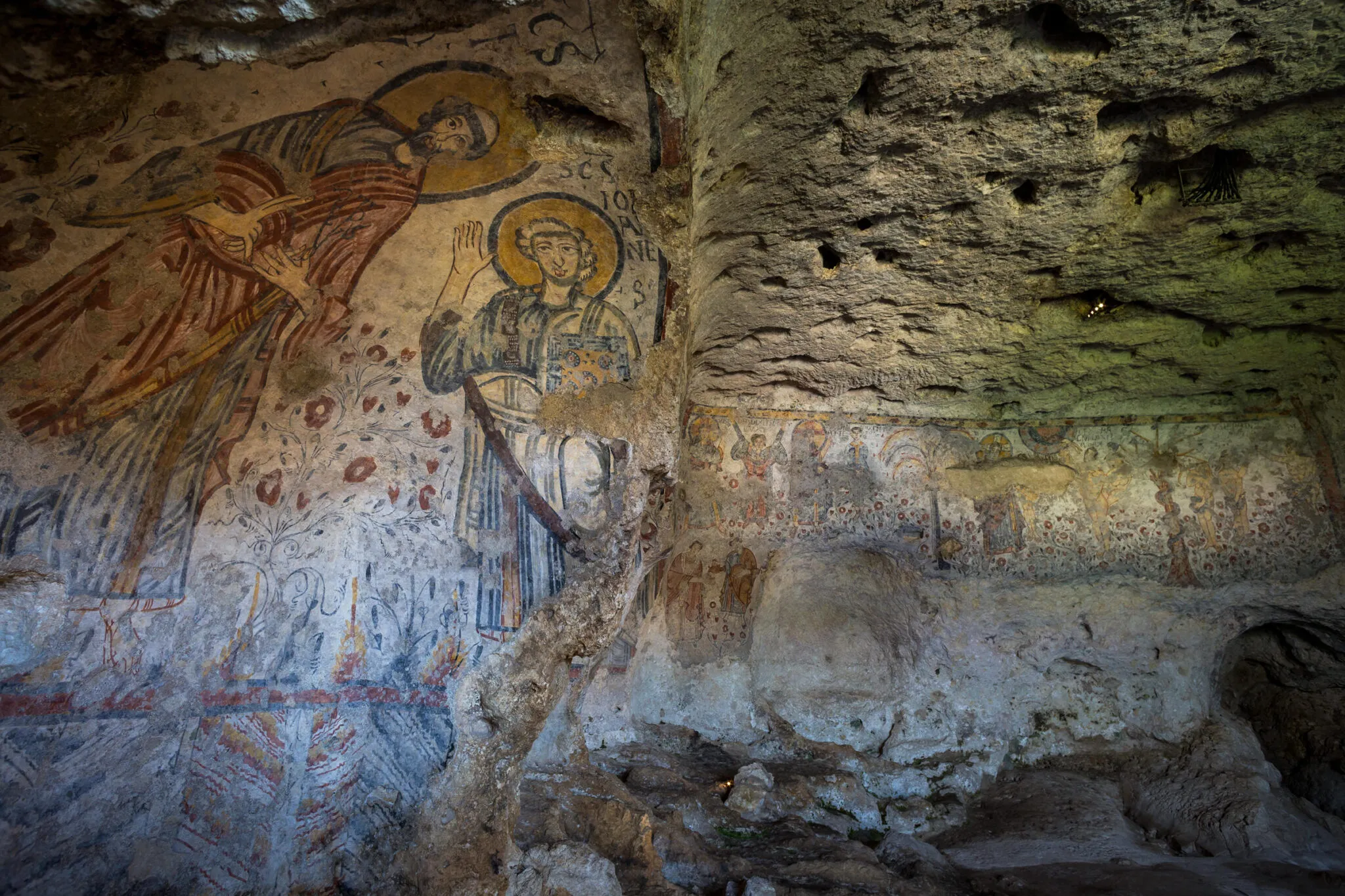 religious frescoes at Cripta del Peccato Originale