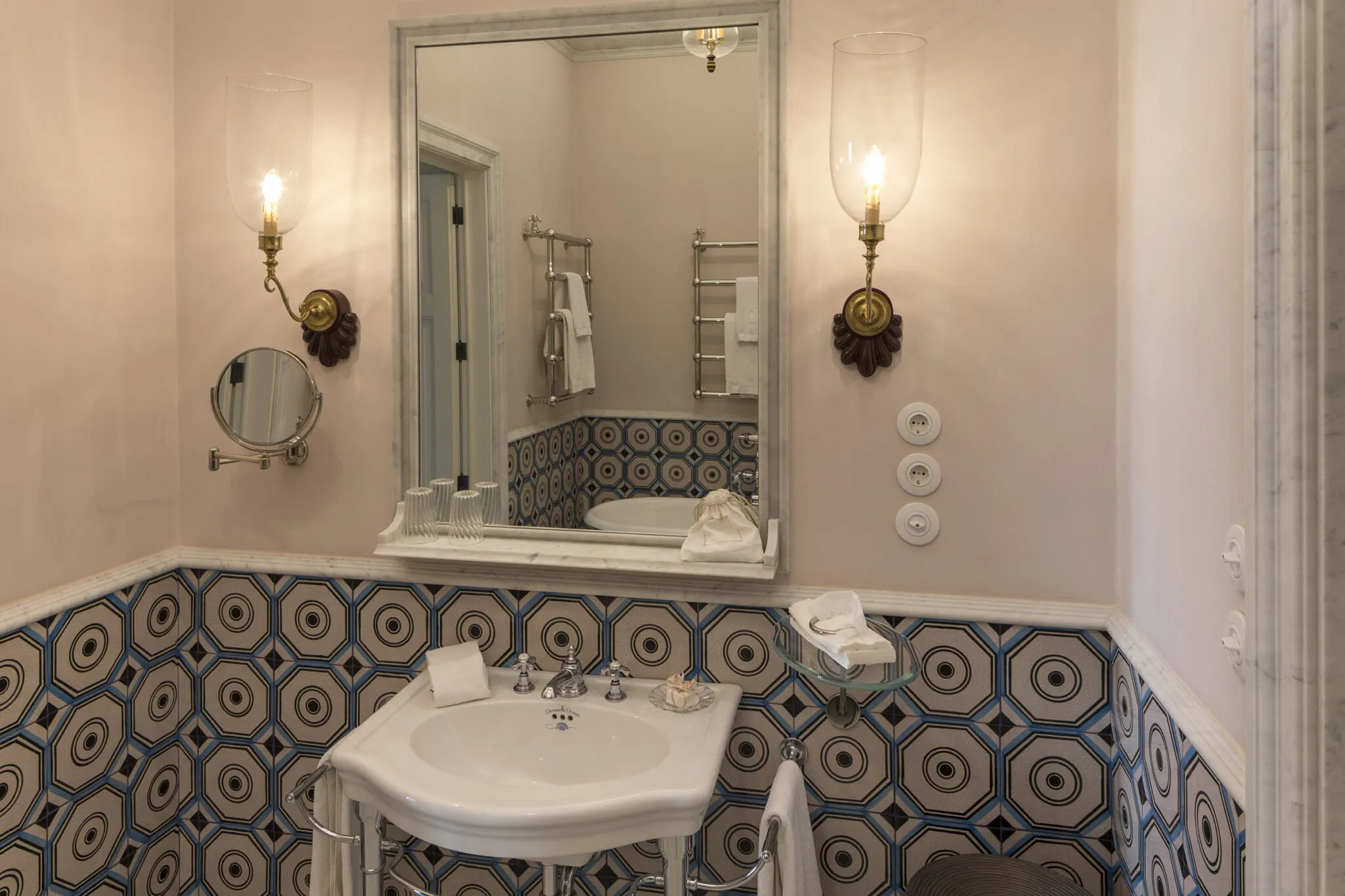 Bathroom sink and vanity with geometric tile